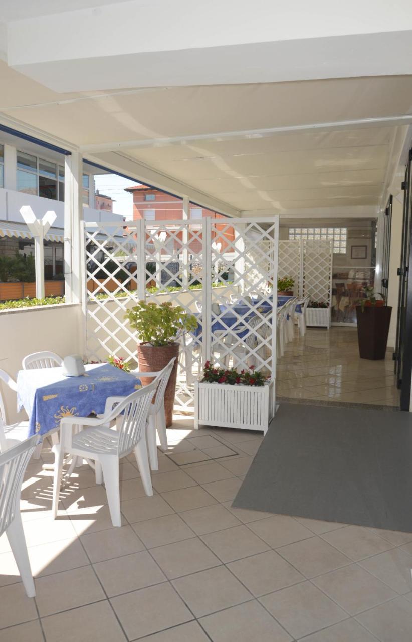 Hotel Karin Marebello Exterior foto
